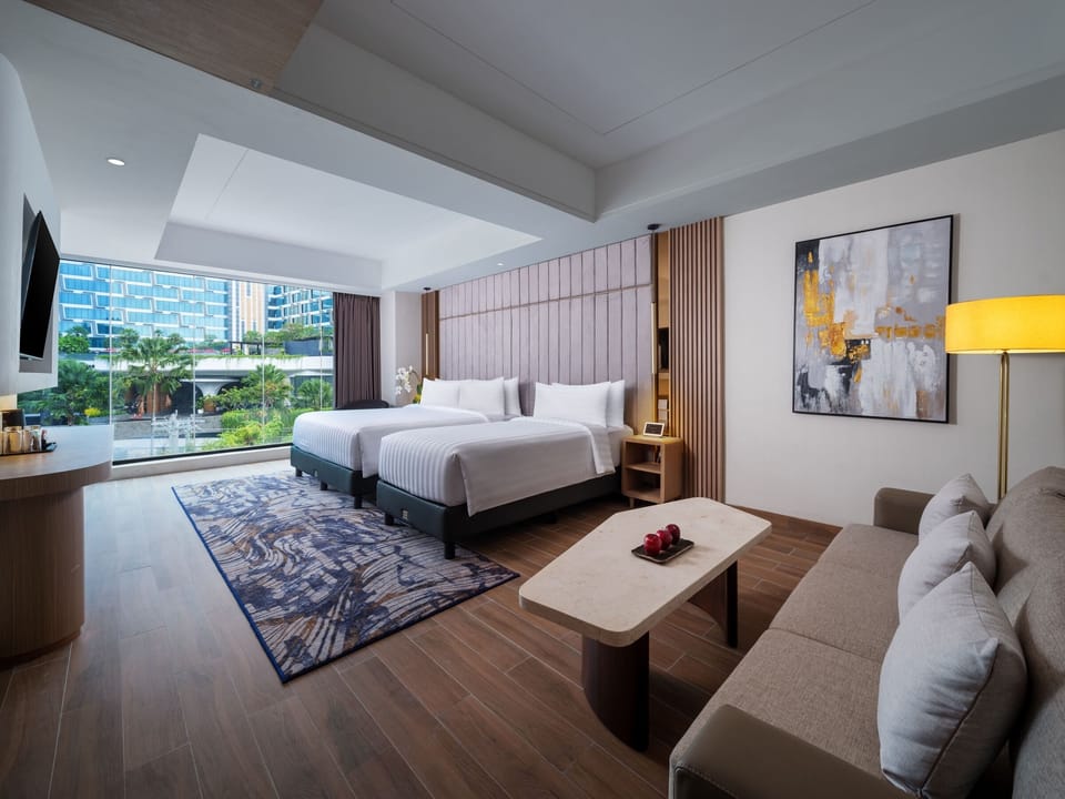 Family Room | In-room safe, desk, free WiFi