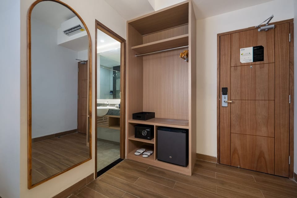 Premier Room | In-room safe, desk, free WiFi