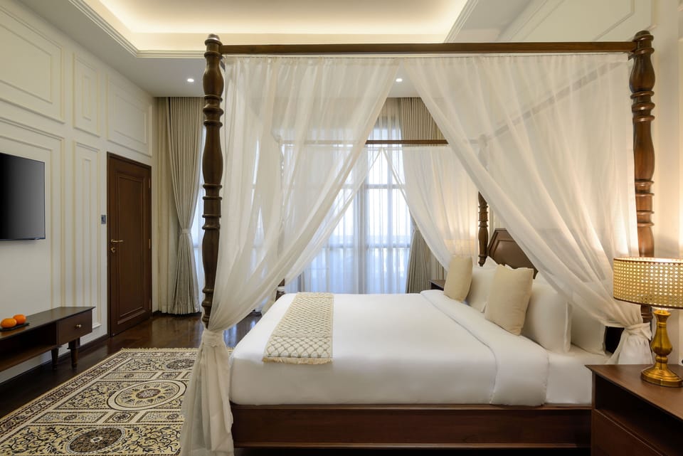 Suite (SeleQtions) | Premium bedding, in-room safe, desk, laptop workspace