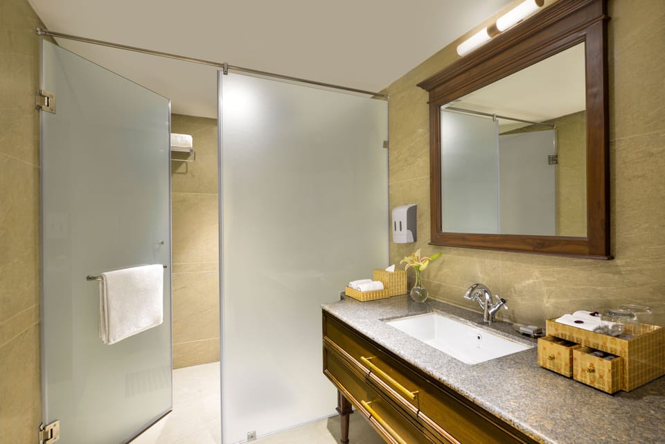 Shower, free toiletries, hair dryer, bathrobes