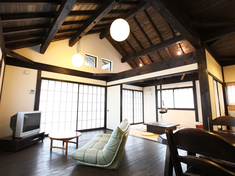 Free WiFi, bed sheets, wheelchair access