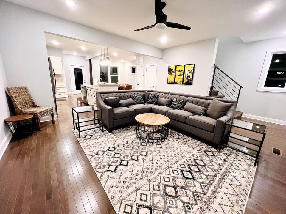 Spacious, open floor plan to relax and unwind for your Asheville visit. 