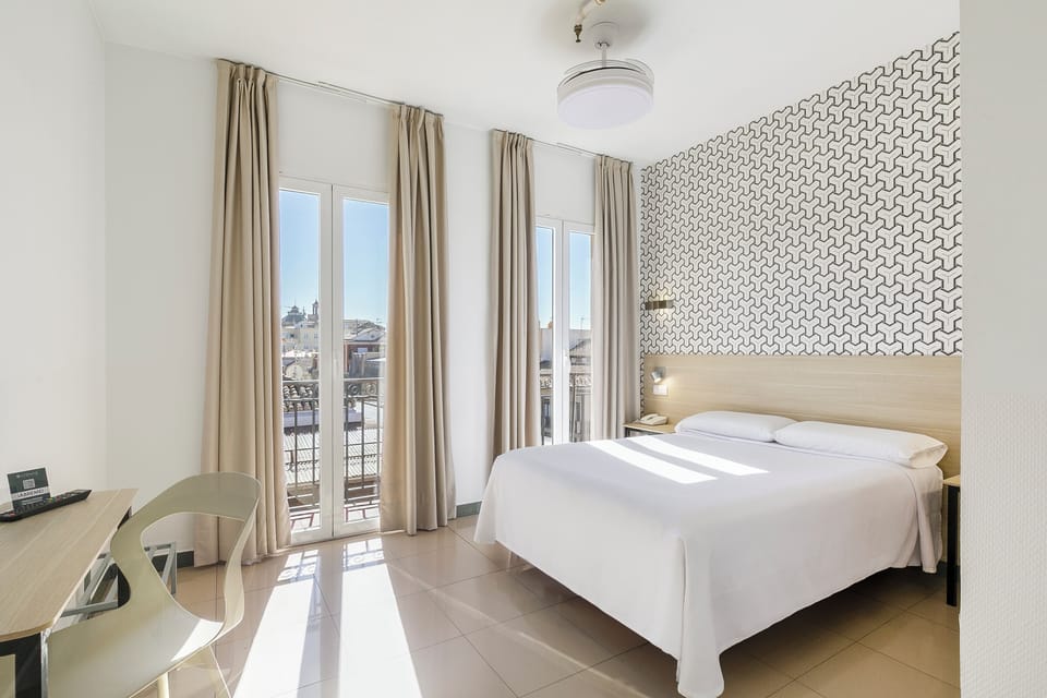 Double or Twin Room | Soundproofing, free WiFi, bed sheets