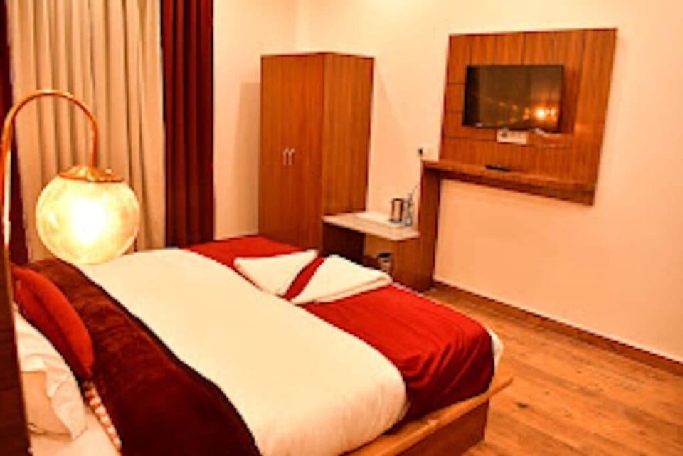 Family Double or Twin Room, Multiple Beds, Housekeeping, Mountain View | Free WiFi