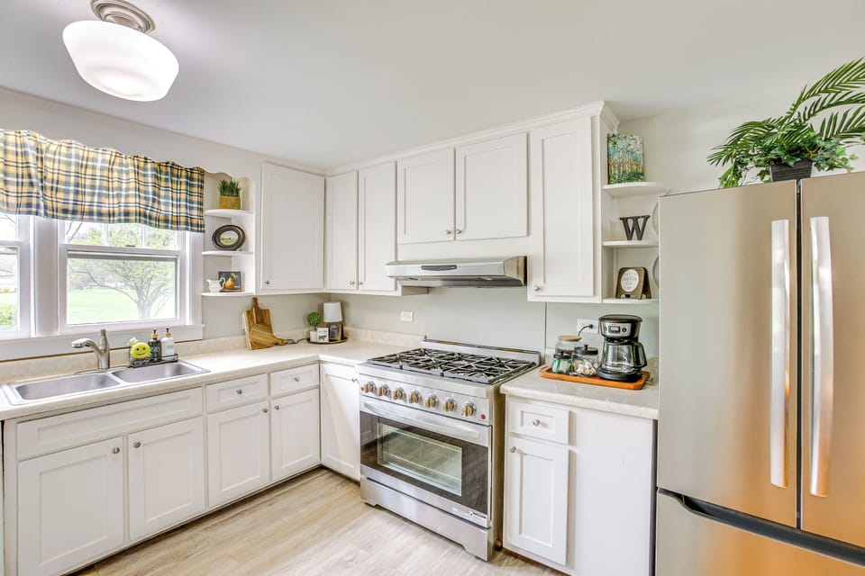 Kitchen | Dishwasher | Coffee Maker | 1st Floor