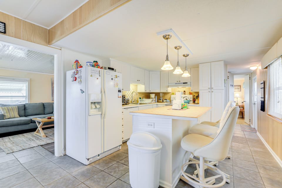 Kitchen | Drip Coffee Maker | Dishwasher | Toaster Oven