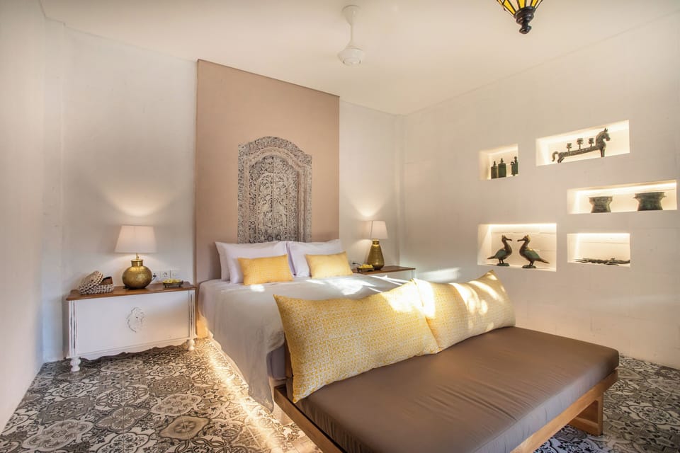 Grande Room 1 | Minibar, in-room safe, blackout drapes, iron/ironing board