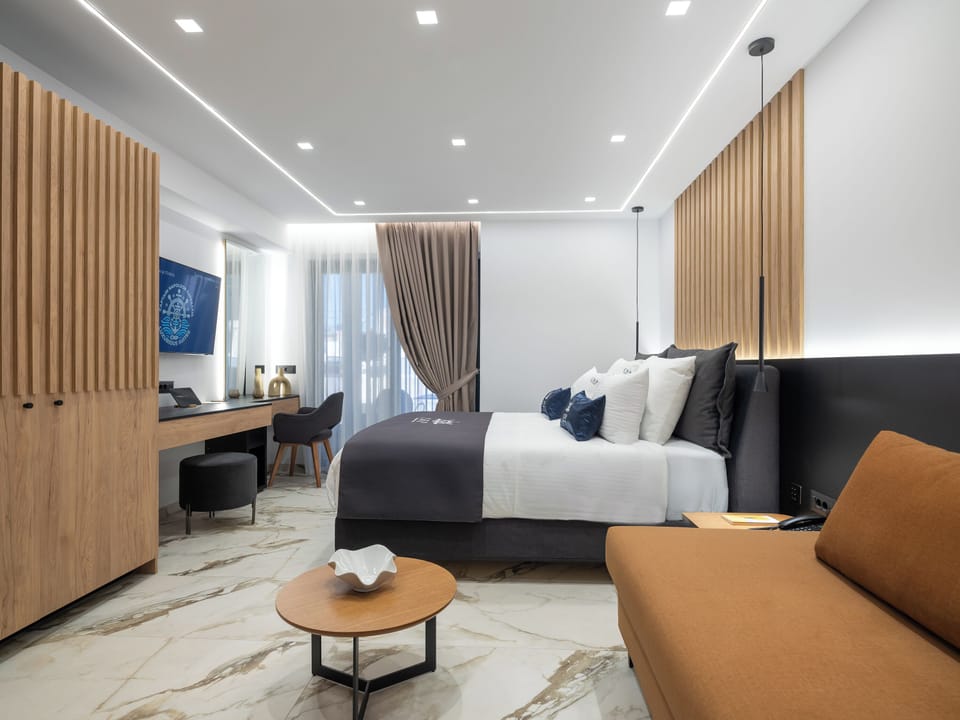 Ithaca | Premium bedding, memory foam beds, minibar, in-room safe