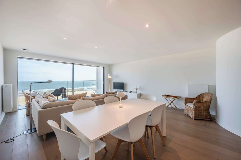 Apartment | Dining