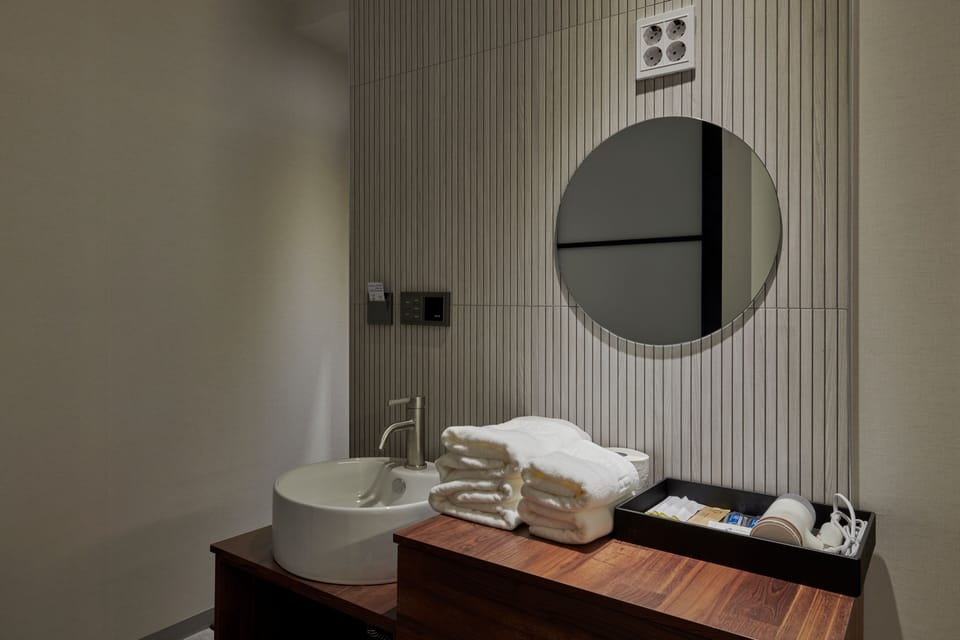 Standard Twin Room | Desk, blackout drapes, iron/ironing board, free WiFi