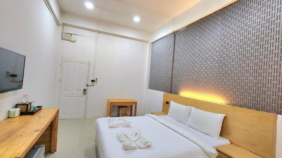 Deluxe Double Room | Free WiFi, bed sheets
