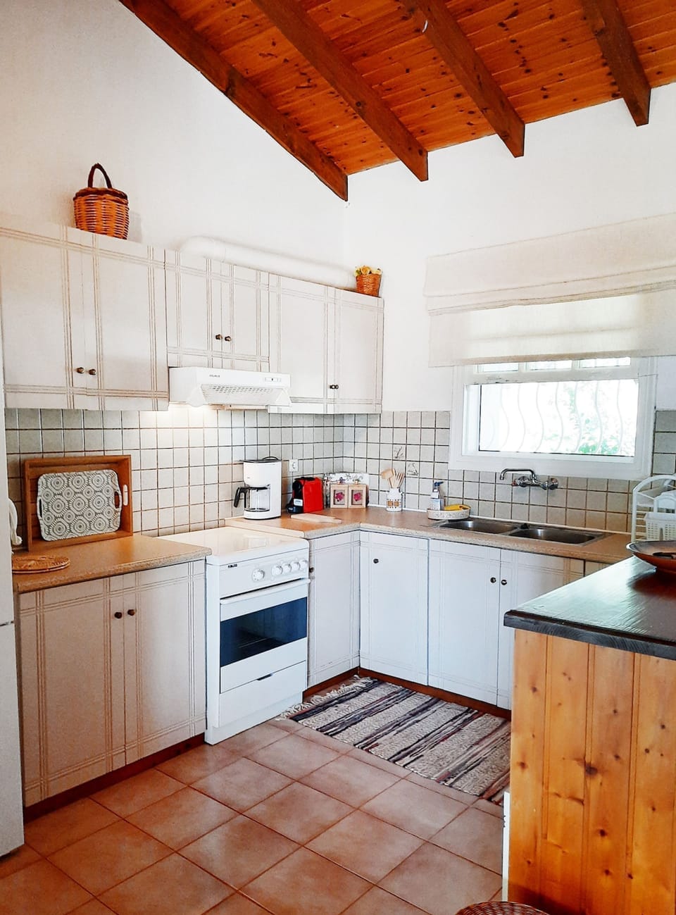 House | 2 bedrooms, desk