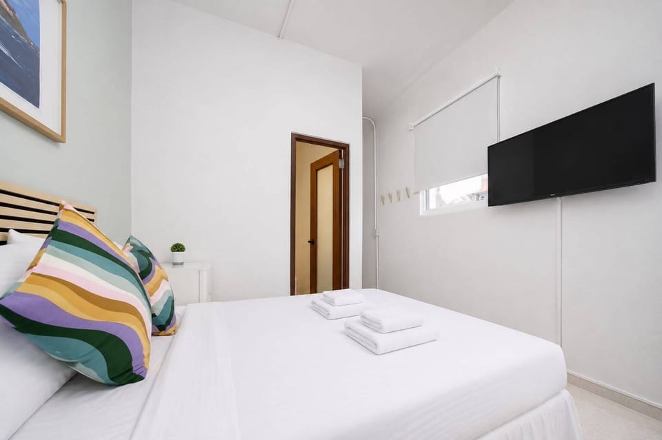 Superior Double Room, Balcony, City View | WiFi (free)