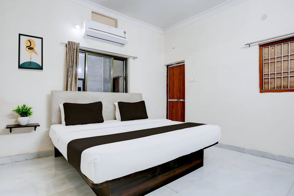 Luxury Double or Twin Room | Iron/ironing board (on request), WiFi (free)