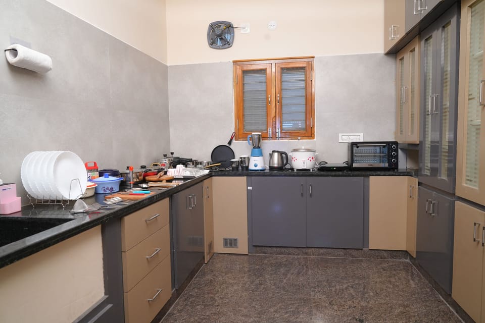 Standard Apartment, 2 Bedrooms | Private kitchen