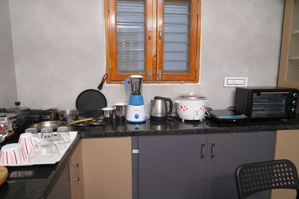 Standard Apartment, 2 Bedrooms | Private kitchen