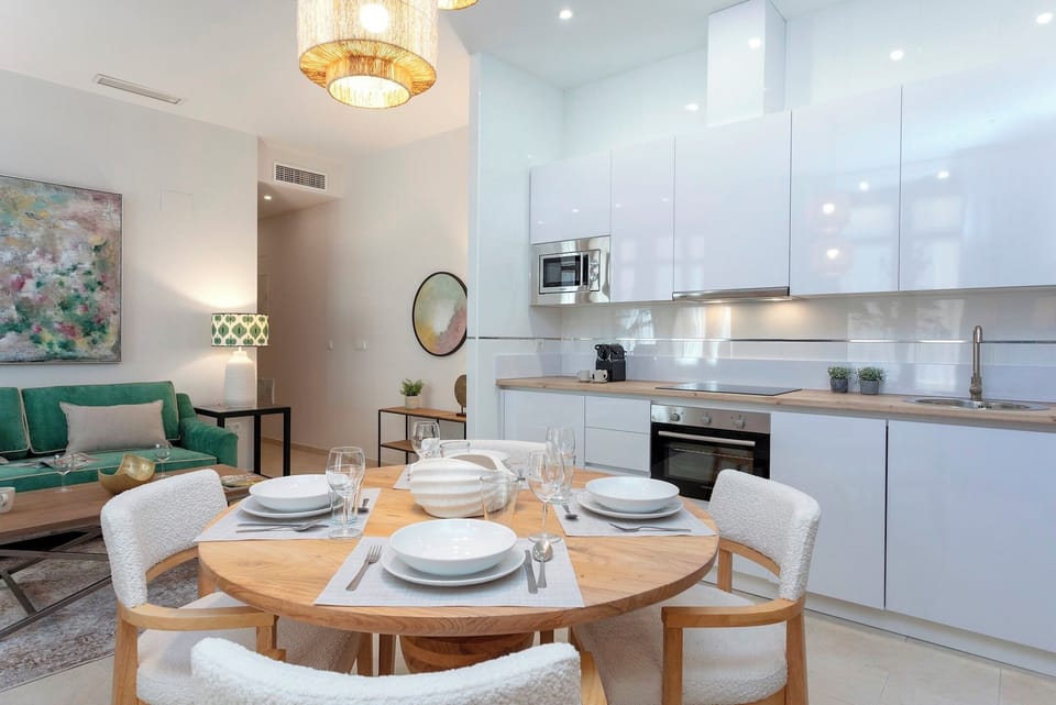 Apartment (2 Bedrooms) | In-room dining