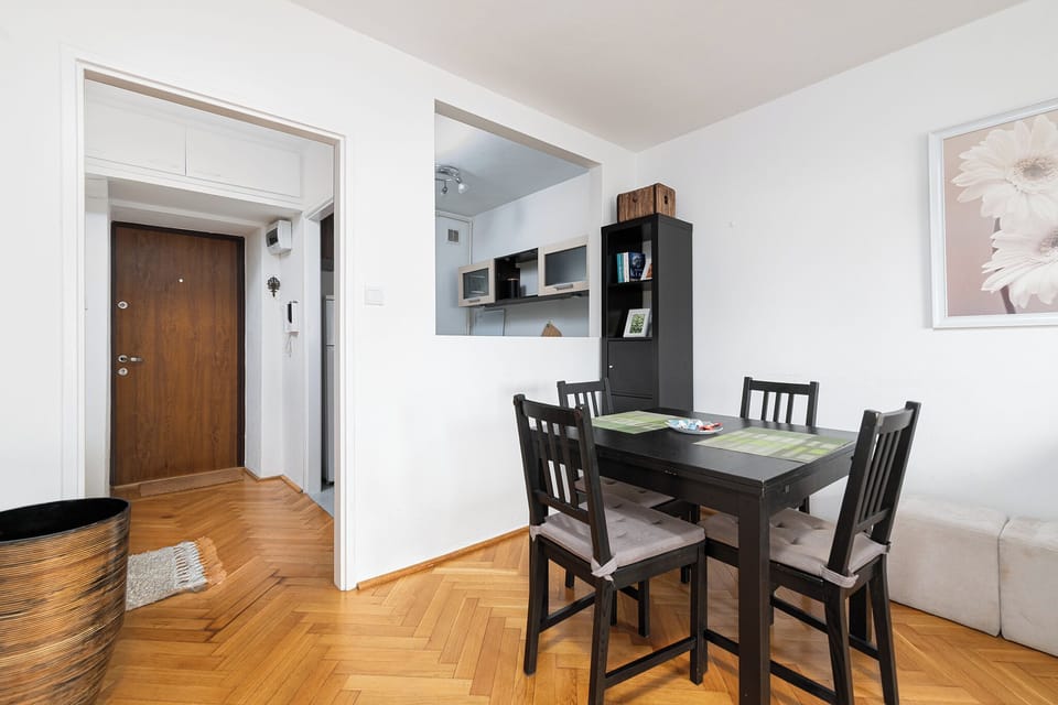 Apartment, Balcony | In-room dining