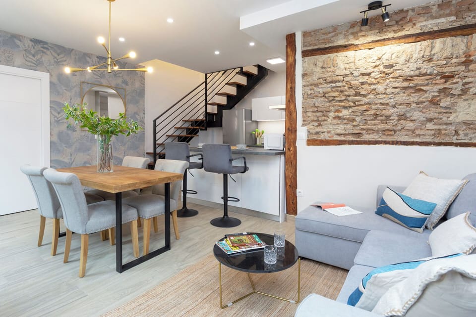 Apartment (2 Bedrooms) | Living area