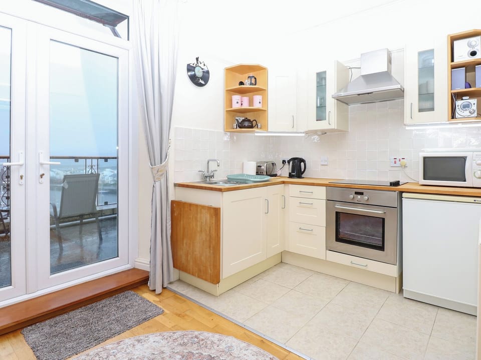 Cottage | Private kitchen | Cookware/dishes/utensils