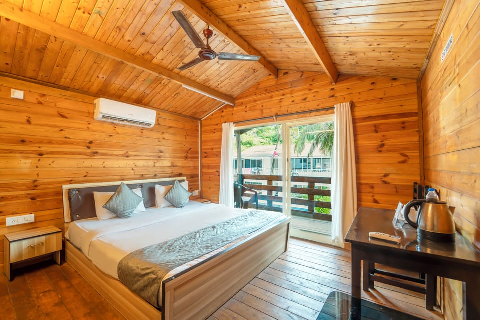 Superior Cozy Chalet with Balcony Pool view | Free WiFi, bed sheets