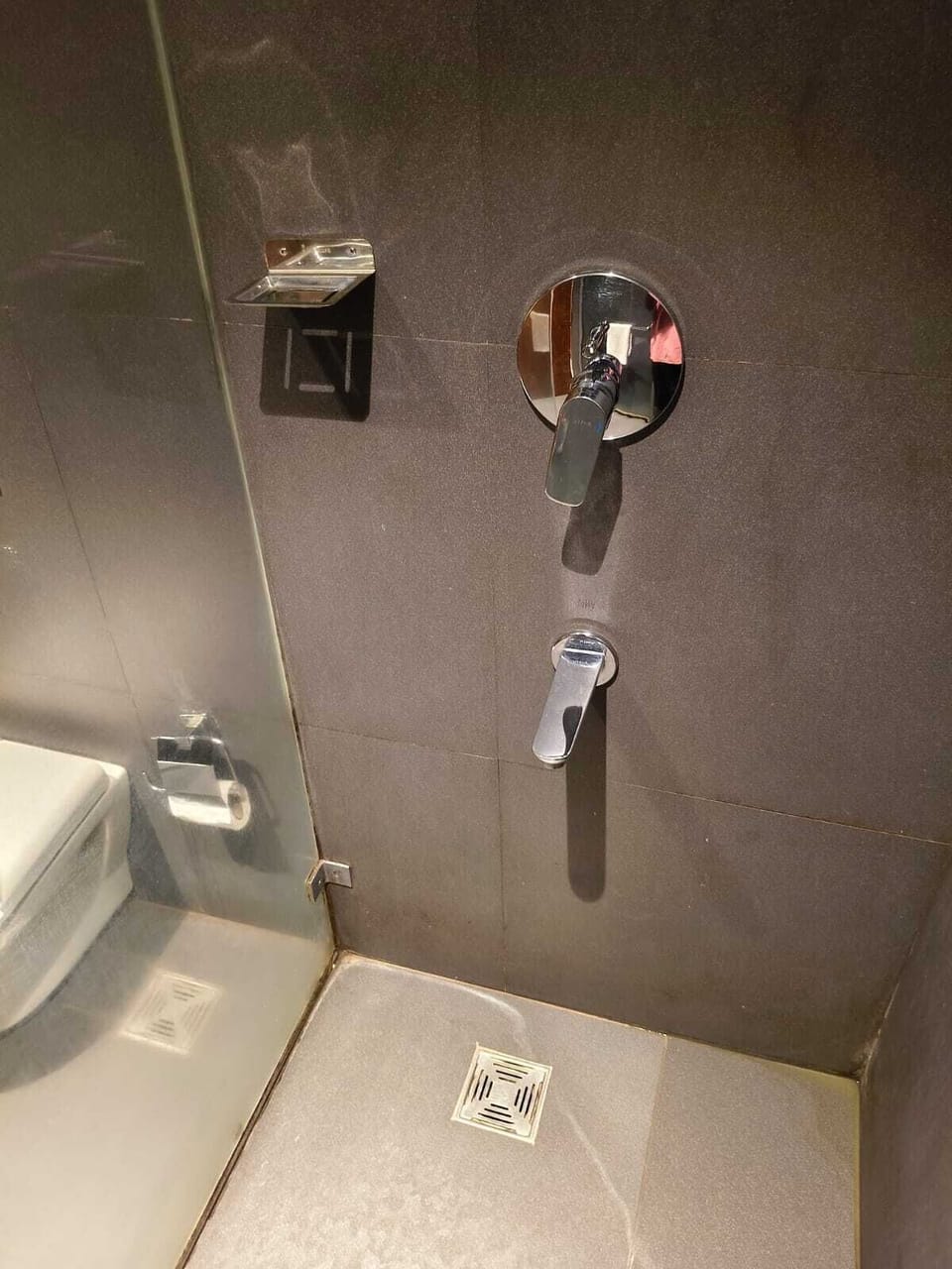 Deluxe Double Room, City View | Bathroom | Shower, towels, soap, shampoo