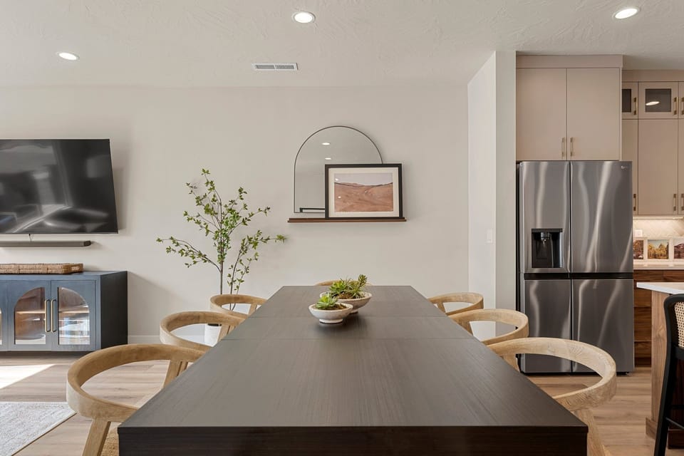 Townhome, 4 Bedrooms | Dining