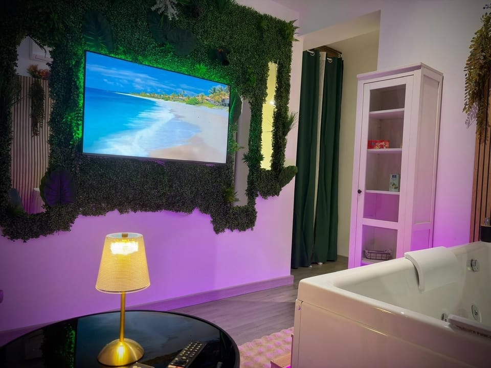 Presidential Suite | Private spa tub