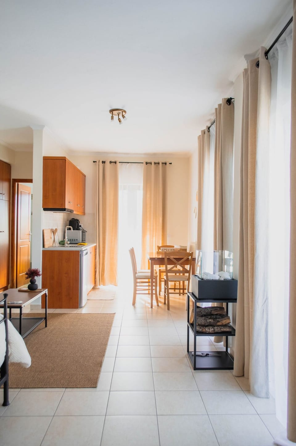 House | 1 bedroom, desk, soundproofing