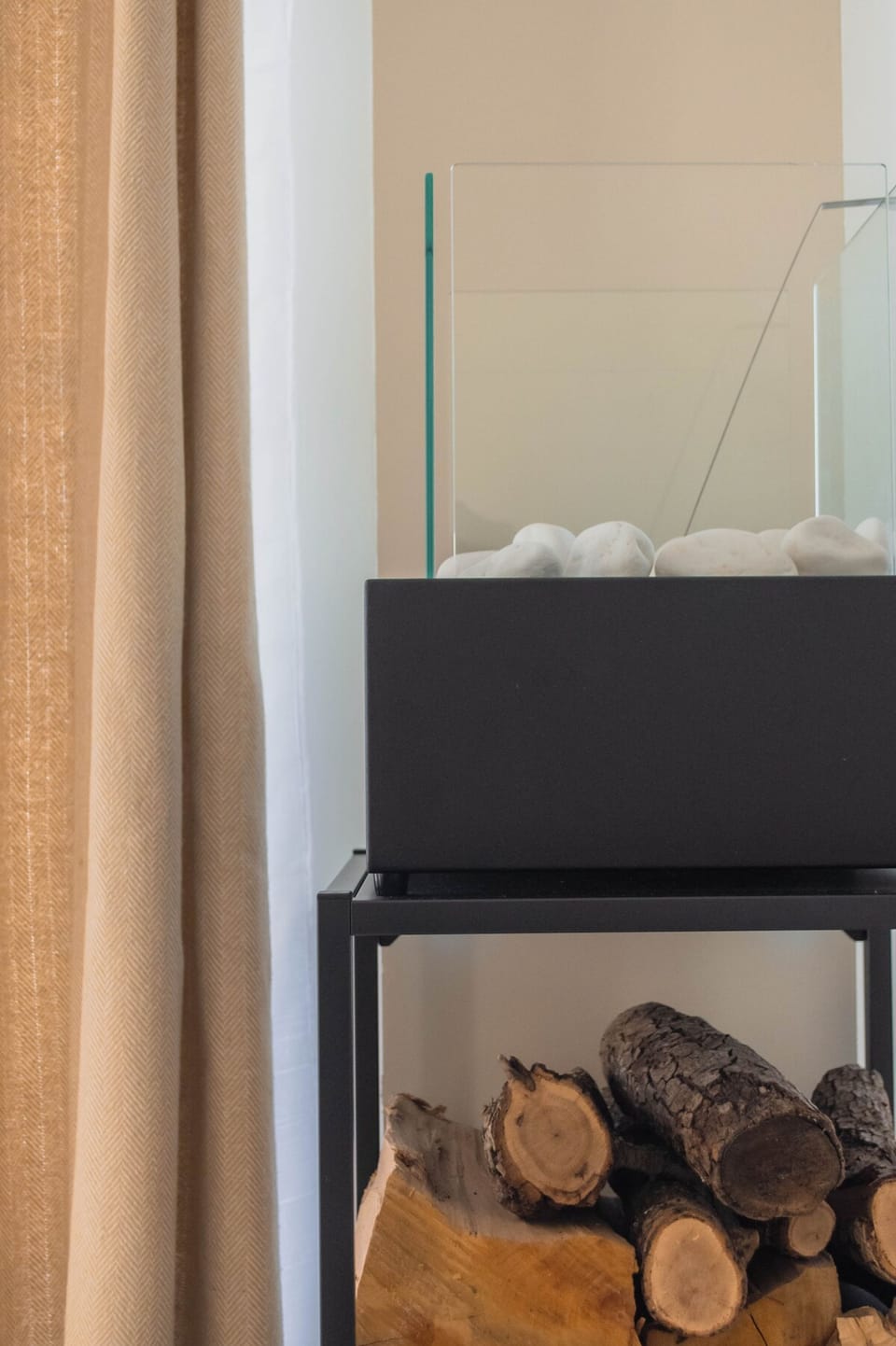 House | 1 bedroom, desk, soundproofing