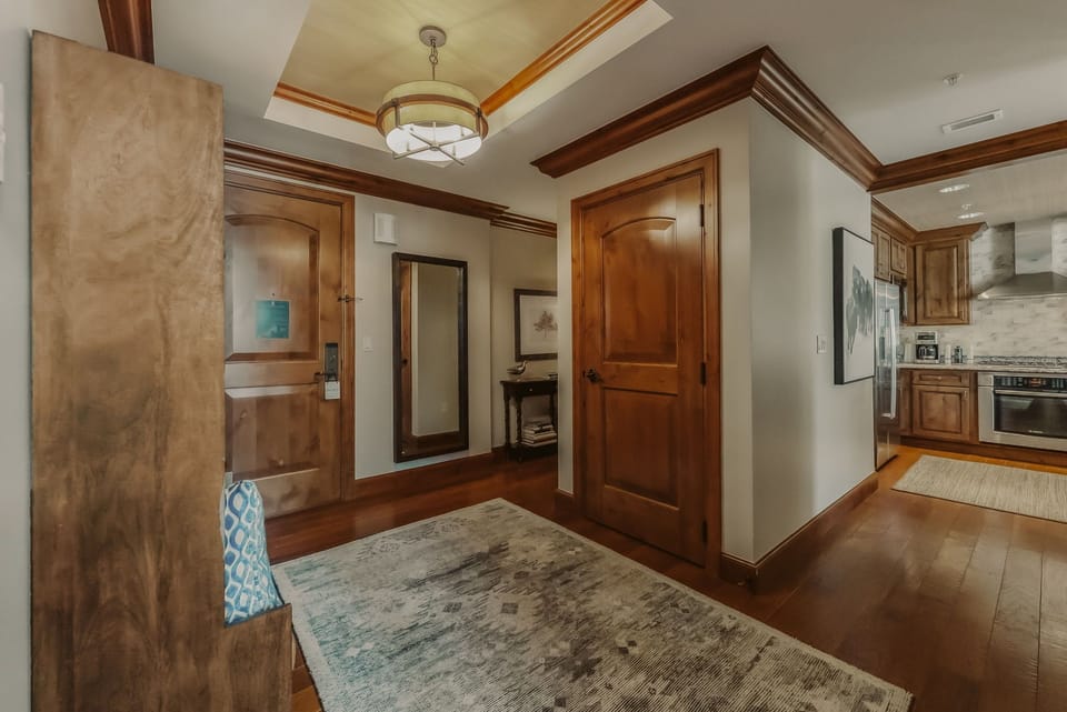 Entry Way - Summer