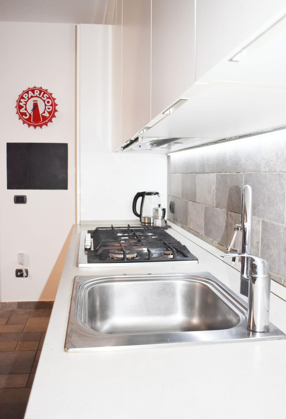 Apartment, Balcony, Lake View | Private kitchen | Fridge, oven, stovetop, cookware/dishes/utensils