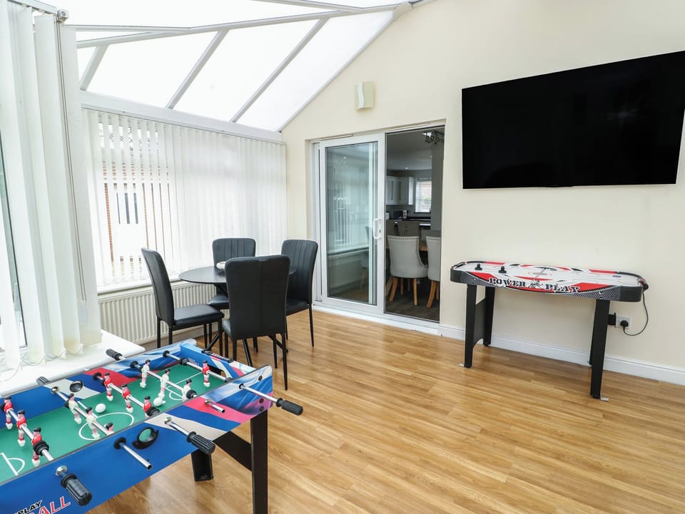 Cottage | Game room