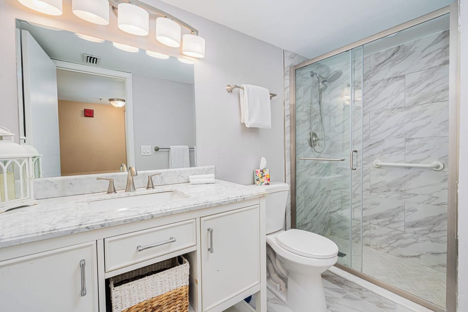 Adajcent guest bathroom