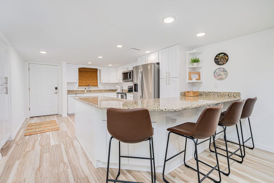Additional seating with bar stools