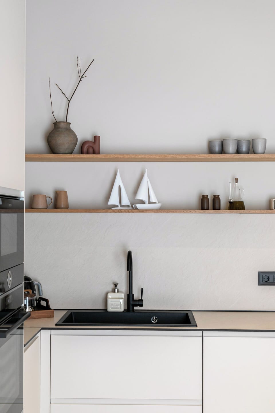 Family Apartment, Balcony, City View | Private kitchen | Full-size fridge, microwave, oven, stovetop