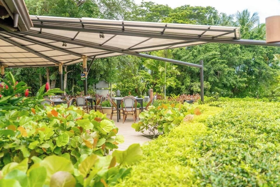 Access to Los Sueños Beach Club