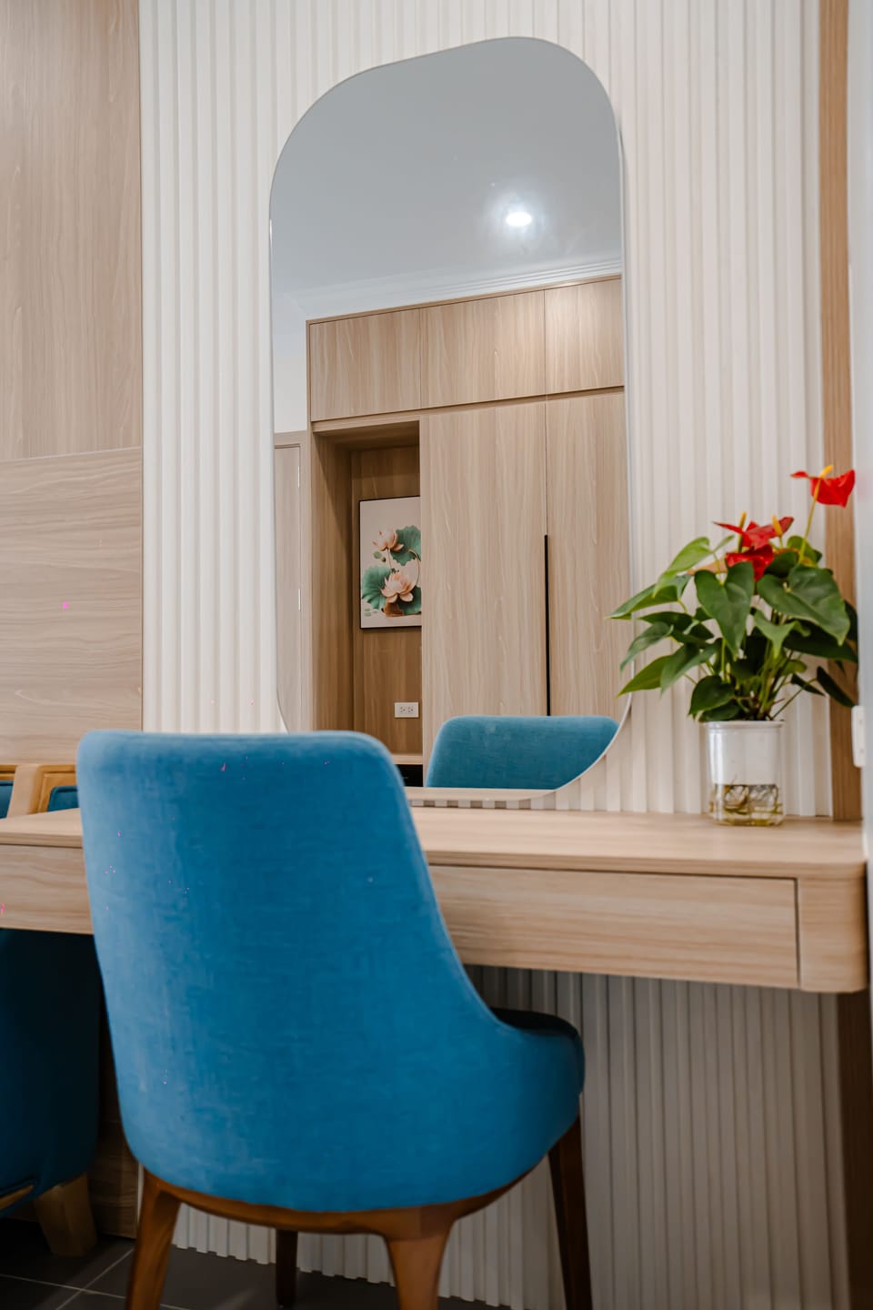 Luxury Studio Suite, Balcony, City View | Desk, soundproofing, iron/ironing board, free WiFi
