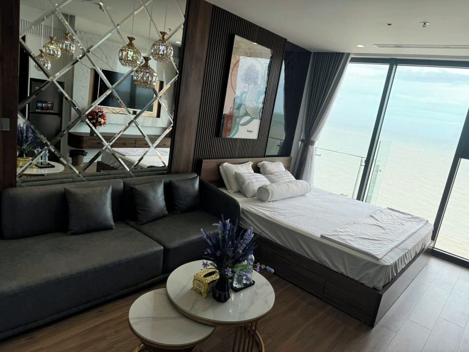 Superior Quadruple Room, Sea View | In-room safe, laptop workspace, free WiFi