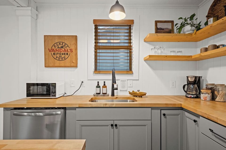Mornings start here—fresh coffee, big plans, and the smell of toast in the air.