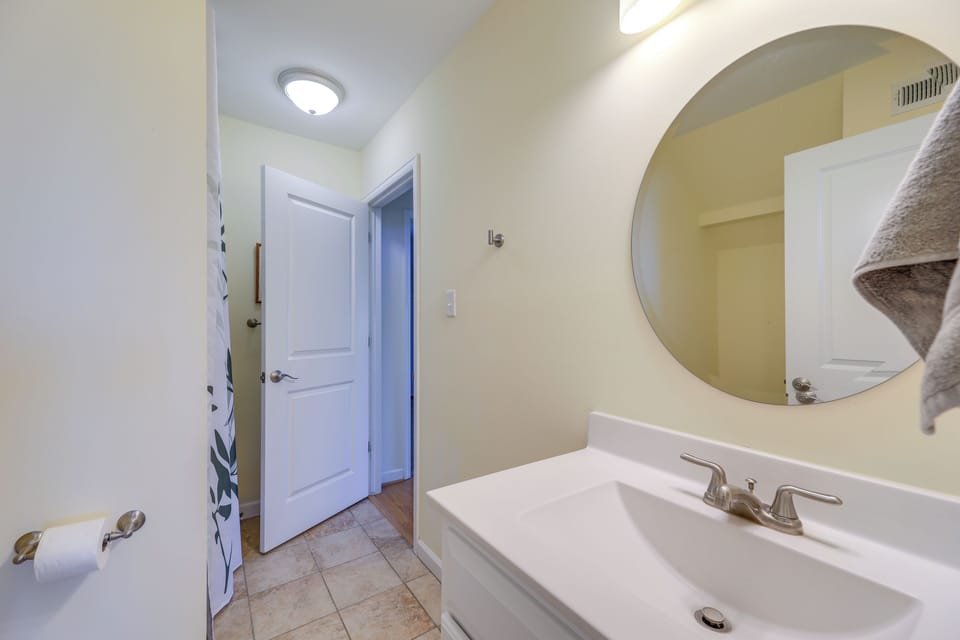 Full Bathroom | 2nd Level
