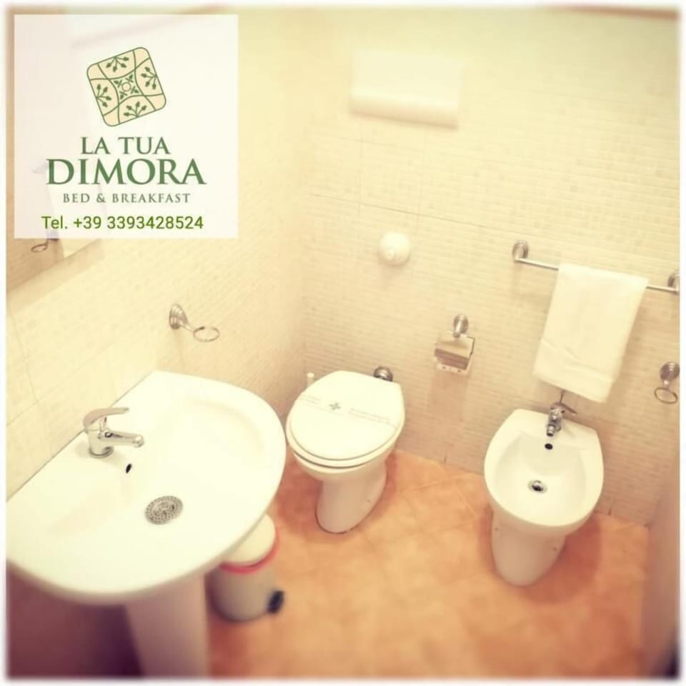 Classic Quadruple Room | Bathroom | Hair dryer, bathrobes, bidet, towels