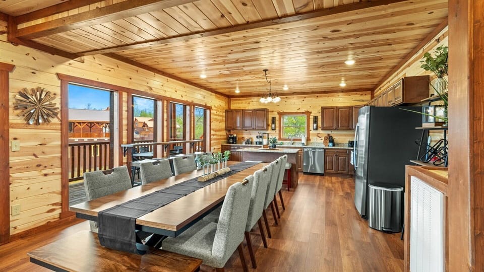 Dining table seating for 10+