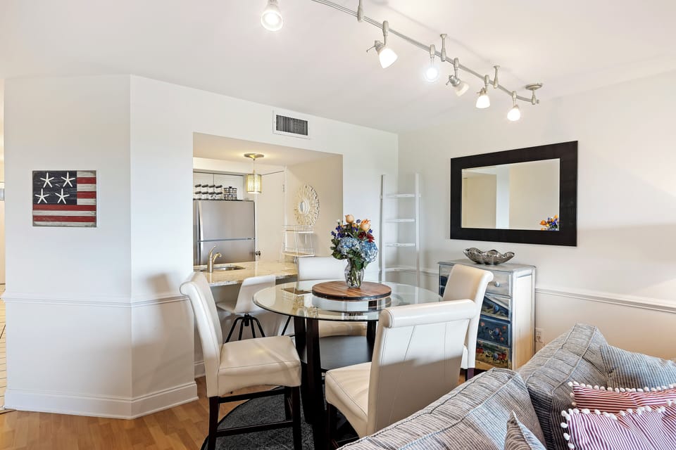 Cook with a direct view of the ocean!