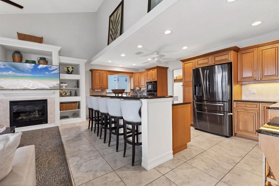 Kitchen island seats 5