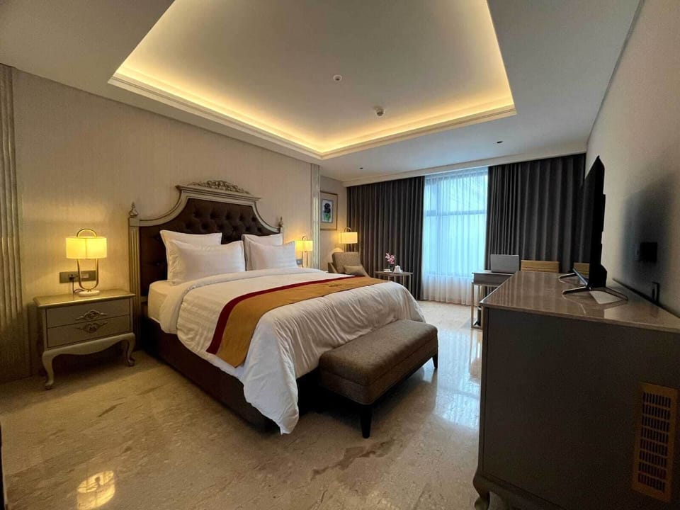 Premier Double Room | Premium bedding, in-room safe, desk, soundproofing