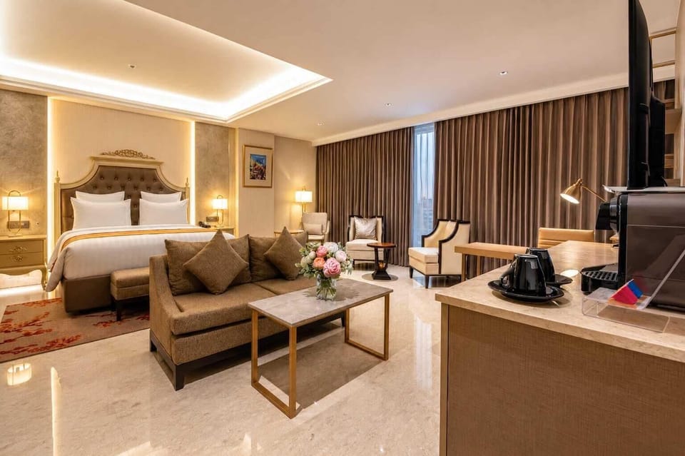 Executive Double Room | Premium bedding, in-room safe, desk, soundproofing