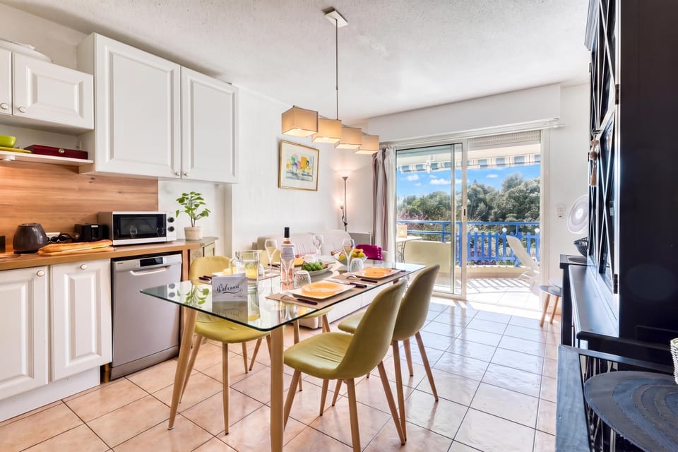 Kitchen and dining area