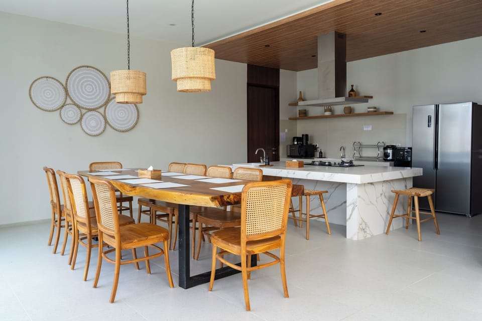 Deluxe Villa, Mountain View | Dining room