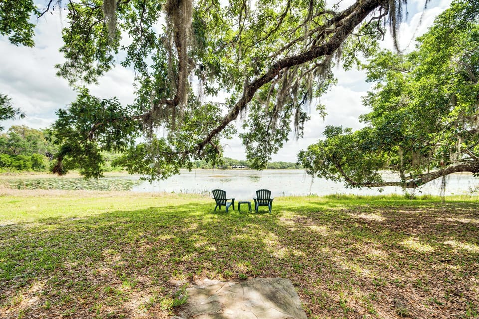 Apartment Exterior | Kayaks | Canoes | Life Vests | Lake Views & Access